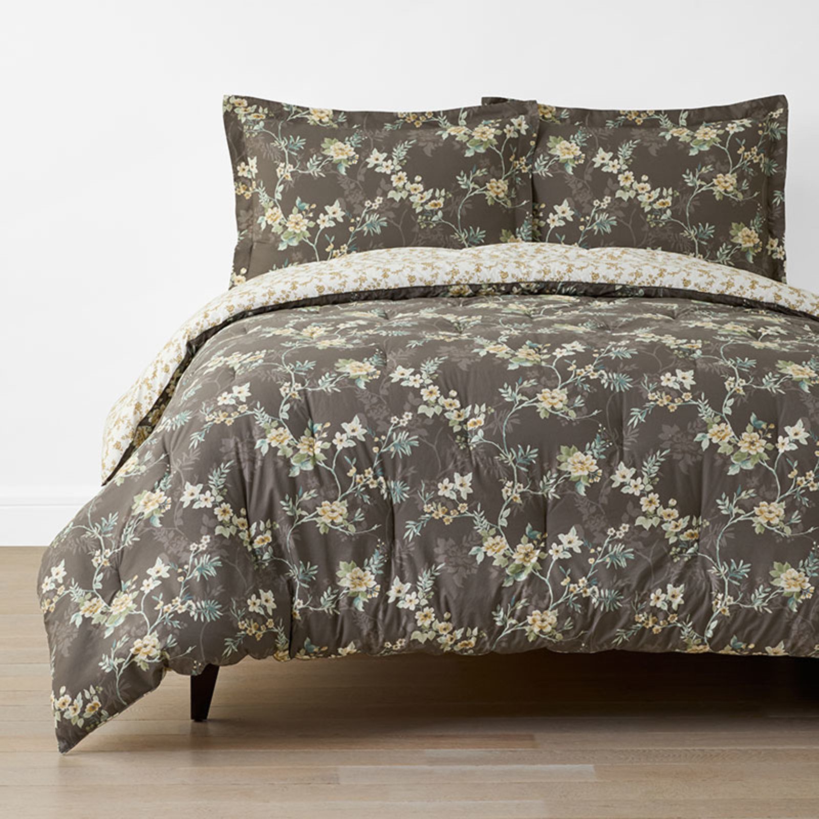 Reversible-Comforter-Set.jpg.jpeg OleZify Reversible Comforter Set - Image 1